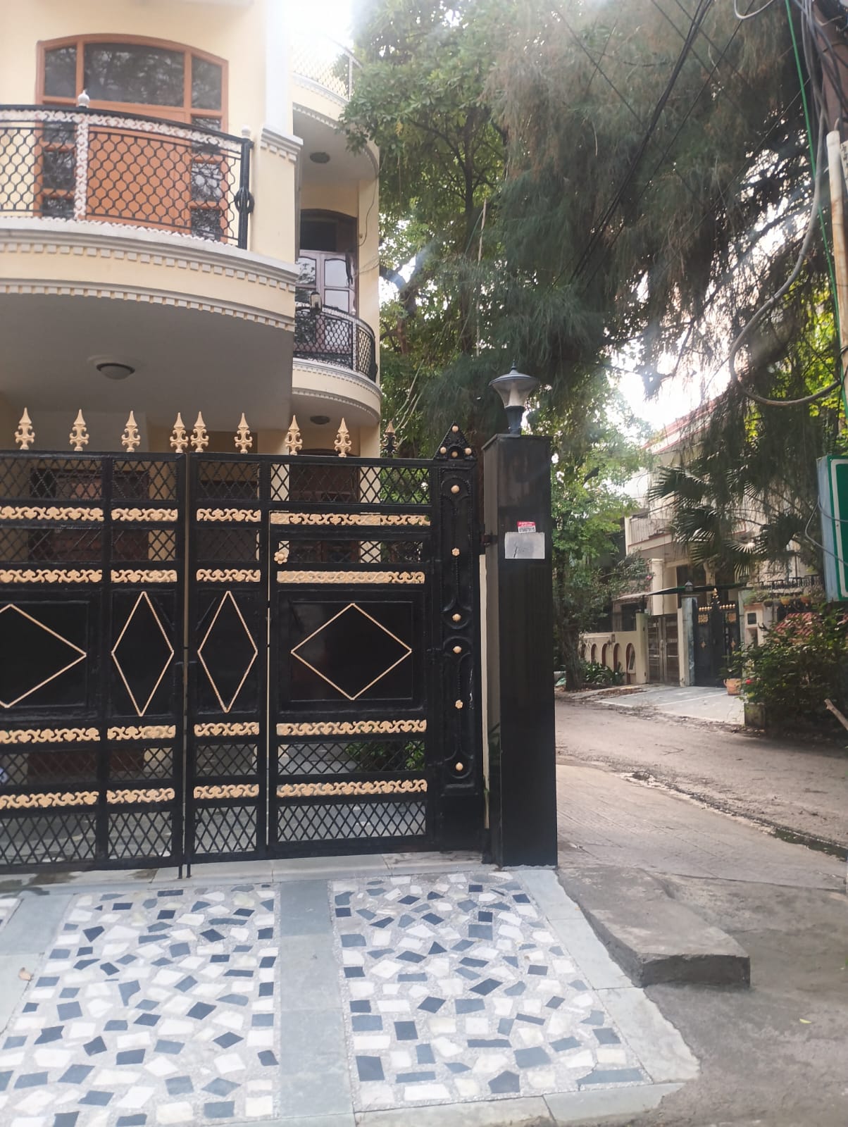 180 Sq.M Corner Plot · Sector 41, Noida - View 4