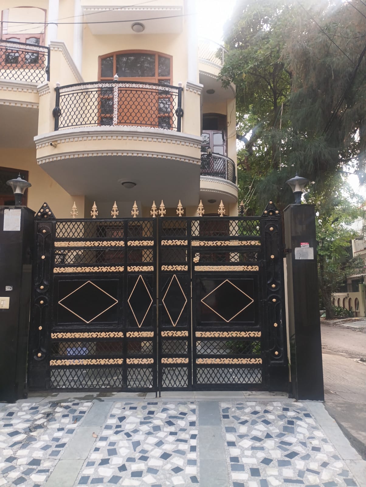 180 Sq.M Corner Plot · Sector 41, Noida - View 5