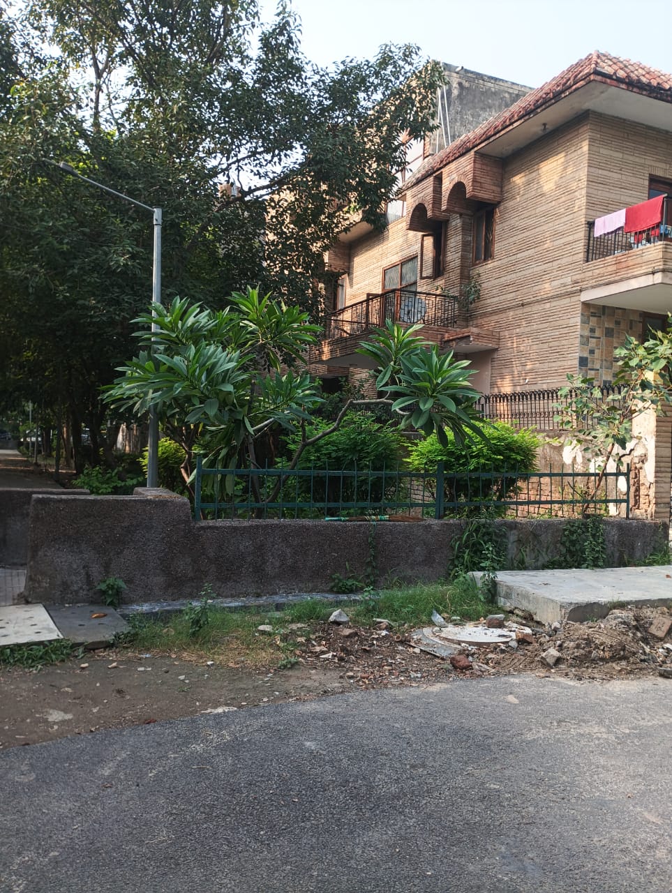 300 Sq.M Corner Plot · Sector 40, Noida - View 1