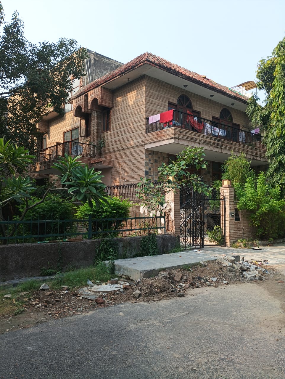 300 Sq.M Corner Plot · Sector 40, Noida - View 3